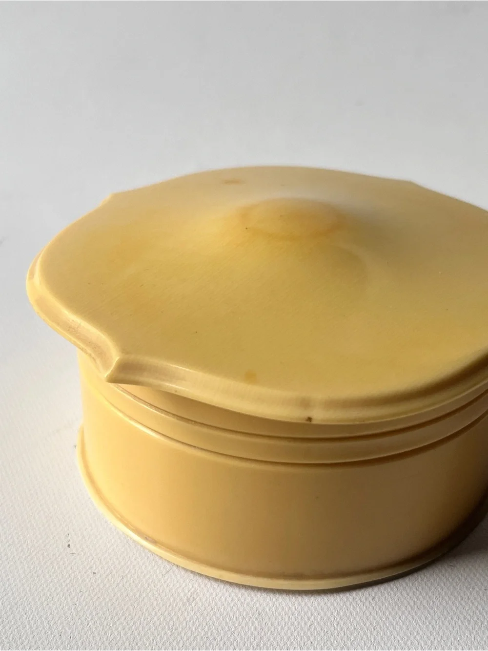 Vintage Scalloped Lid Vanity Celluloid Powder Box Jar 1920's